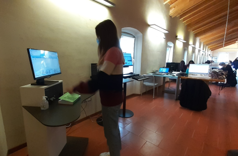 Biblioteca Umanistica_ Postazione di autoprestito  Autoprestito